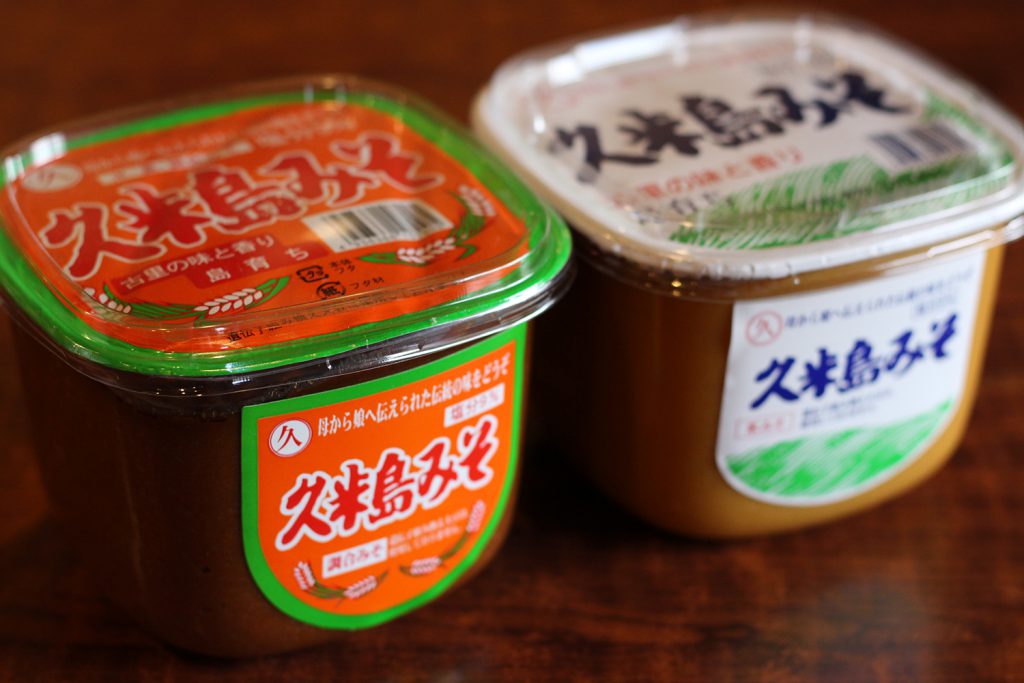 創業約40年的自製久米島味噌，繼承老奶奶的傳統風味。
