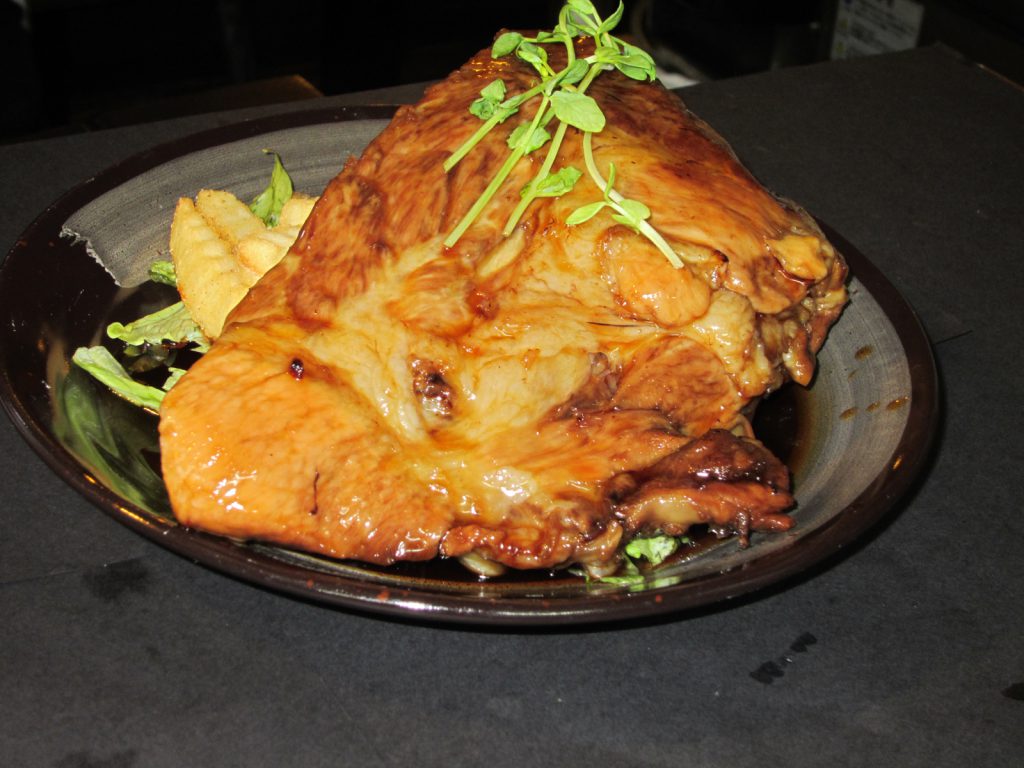 We offer meat dishes and a seafood menu with huge portions.