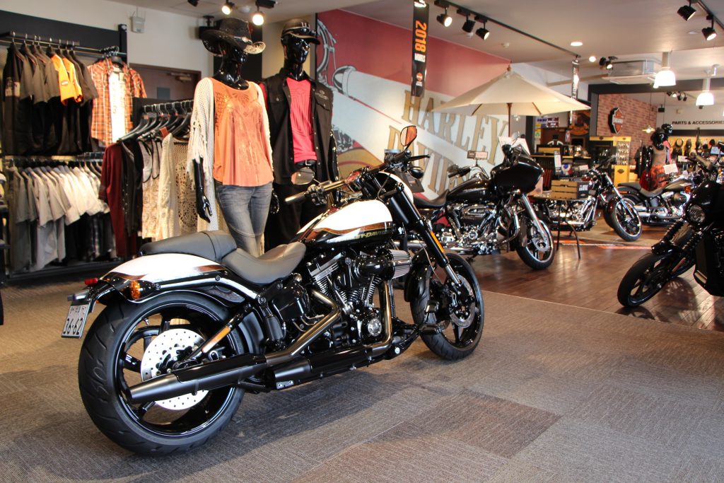 日常を彩るモータークローズ。 Harley-Davidson 沖縄（宜野湾市大山）